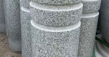 日照 芝麻白花岗岩挡车柱、隔离柱多少钱