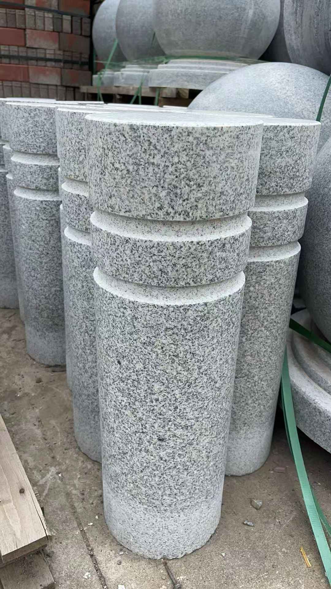 日照 芝麻白花岗岩挡车柱、隔离柱多少钱