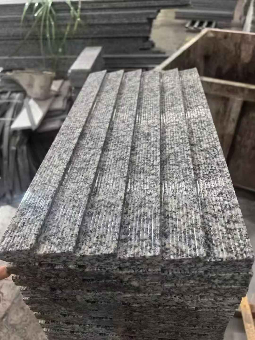 日照 狼牙石