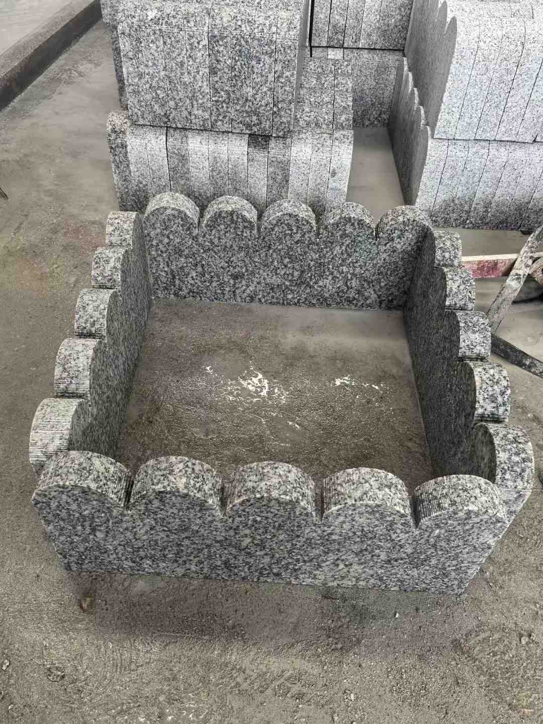 日照 花边石、花坛围栏石、花池界石、菜园栅栏石、镶边石、波浪状界石介绍