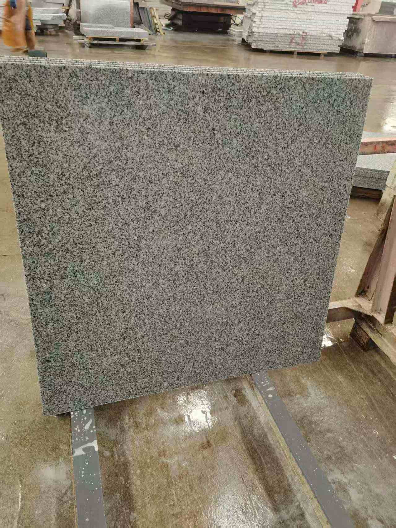 日照 芝麻白光面900*900，高地铁标准