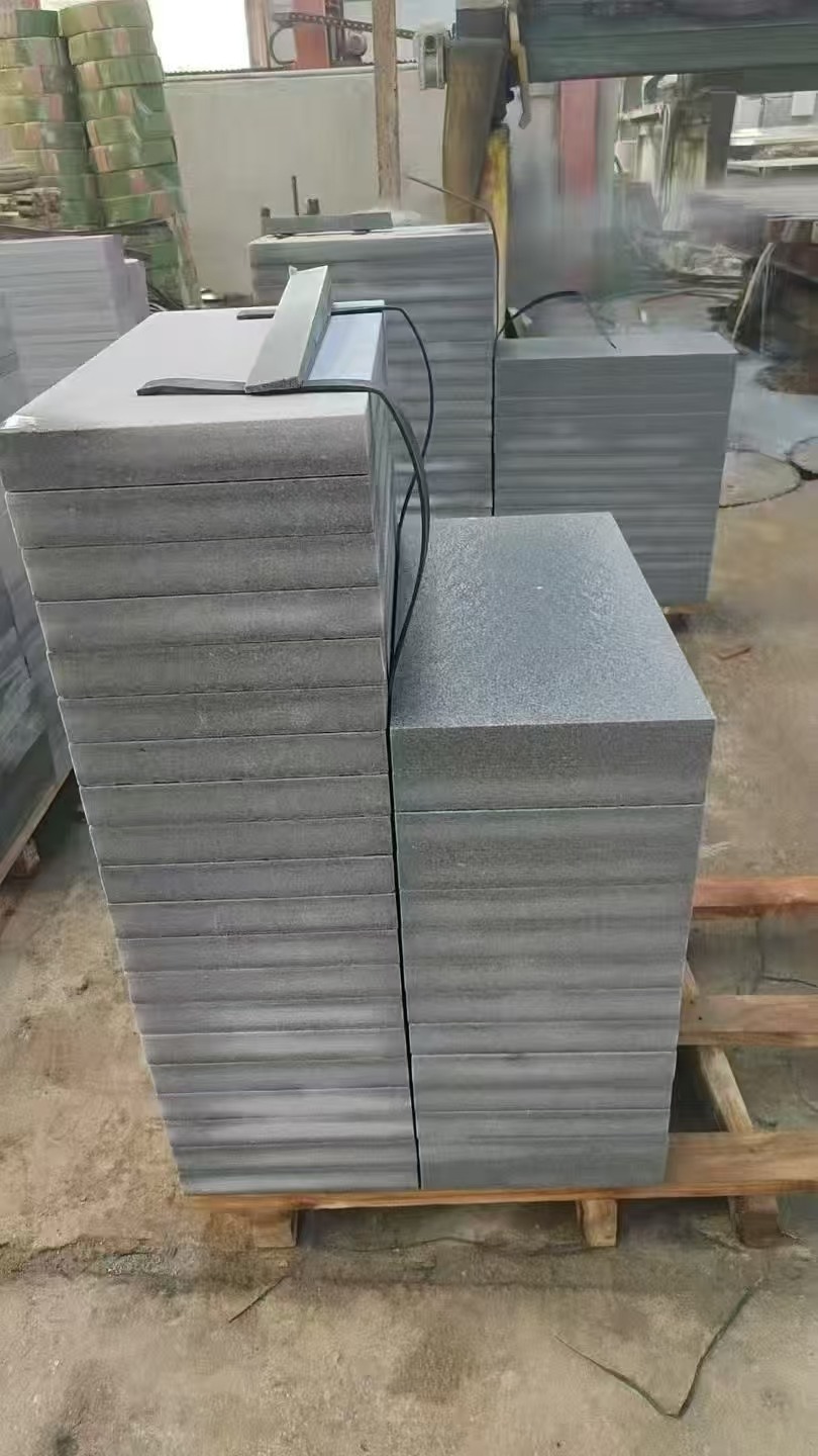 日照 芝麻灰火烧面300*600*50地铺石材