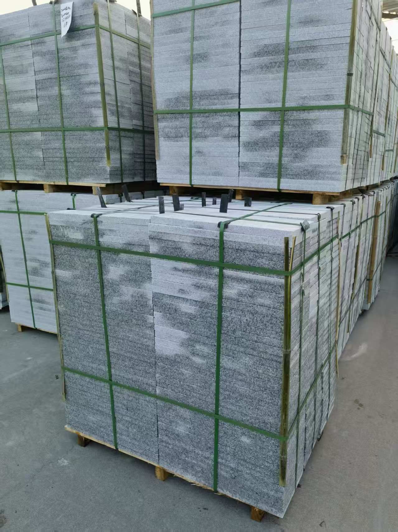 日照 芝麻白地铺石材