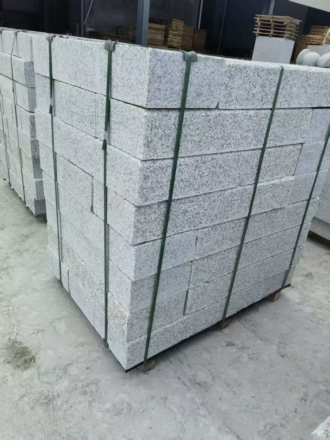 日照 芙蓉白火烧两面路沿石