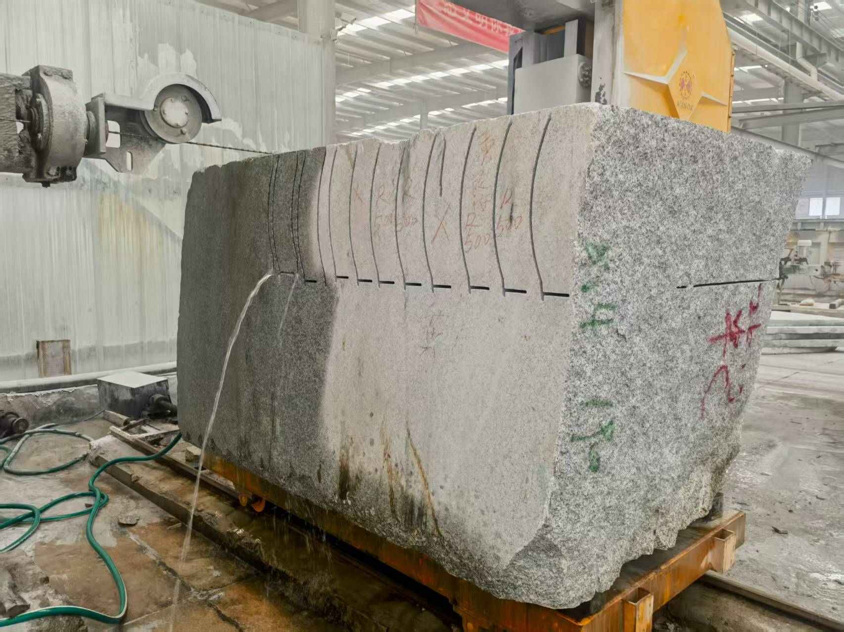 日照 602，大花芙蓉白，绳锯加工弧形路沿石