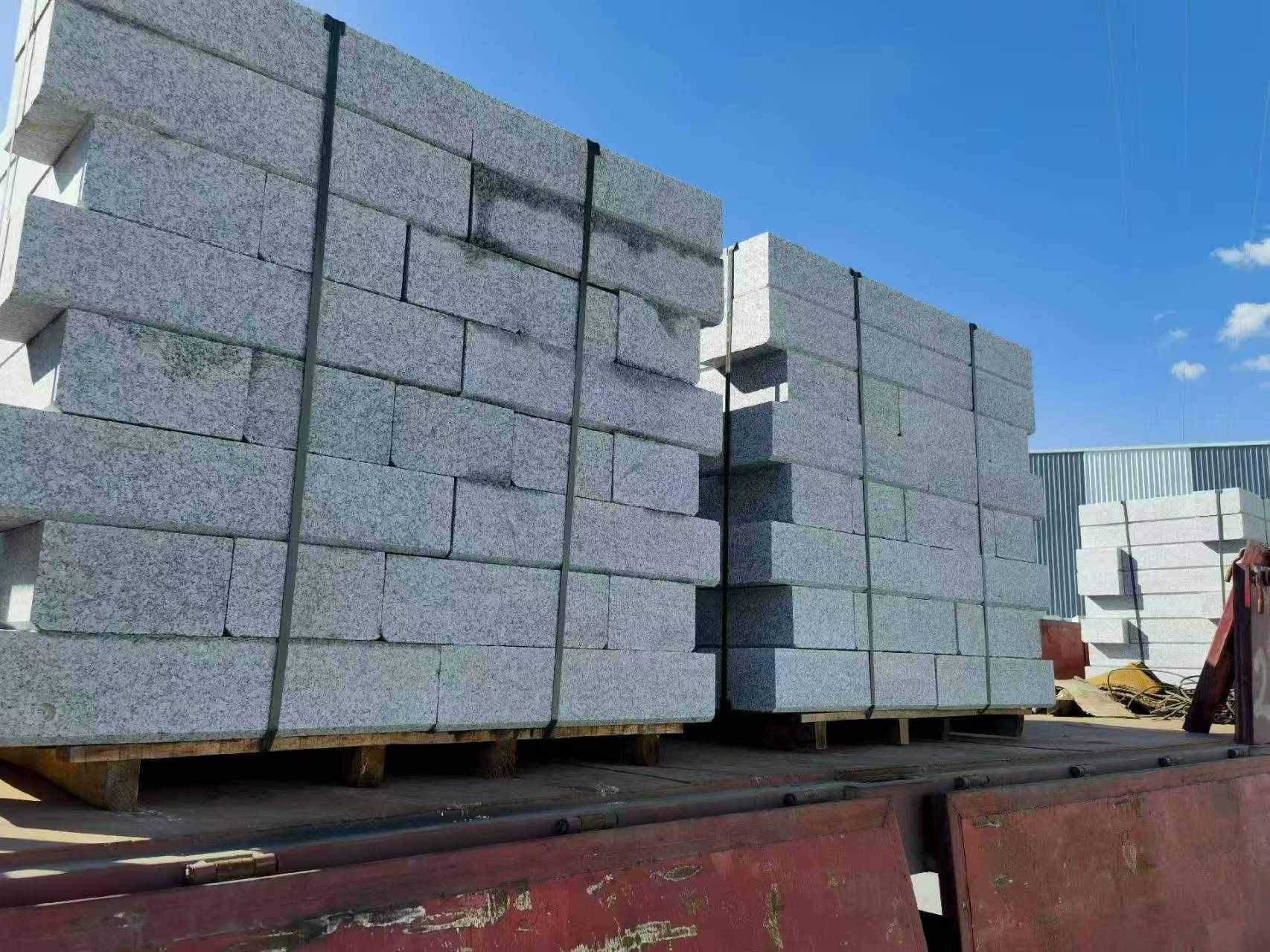 日照 路沿石装车出货