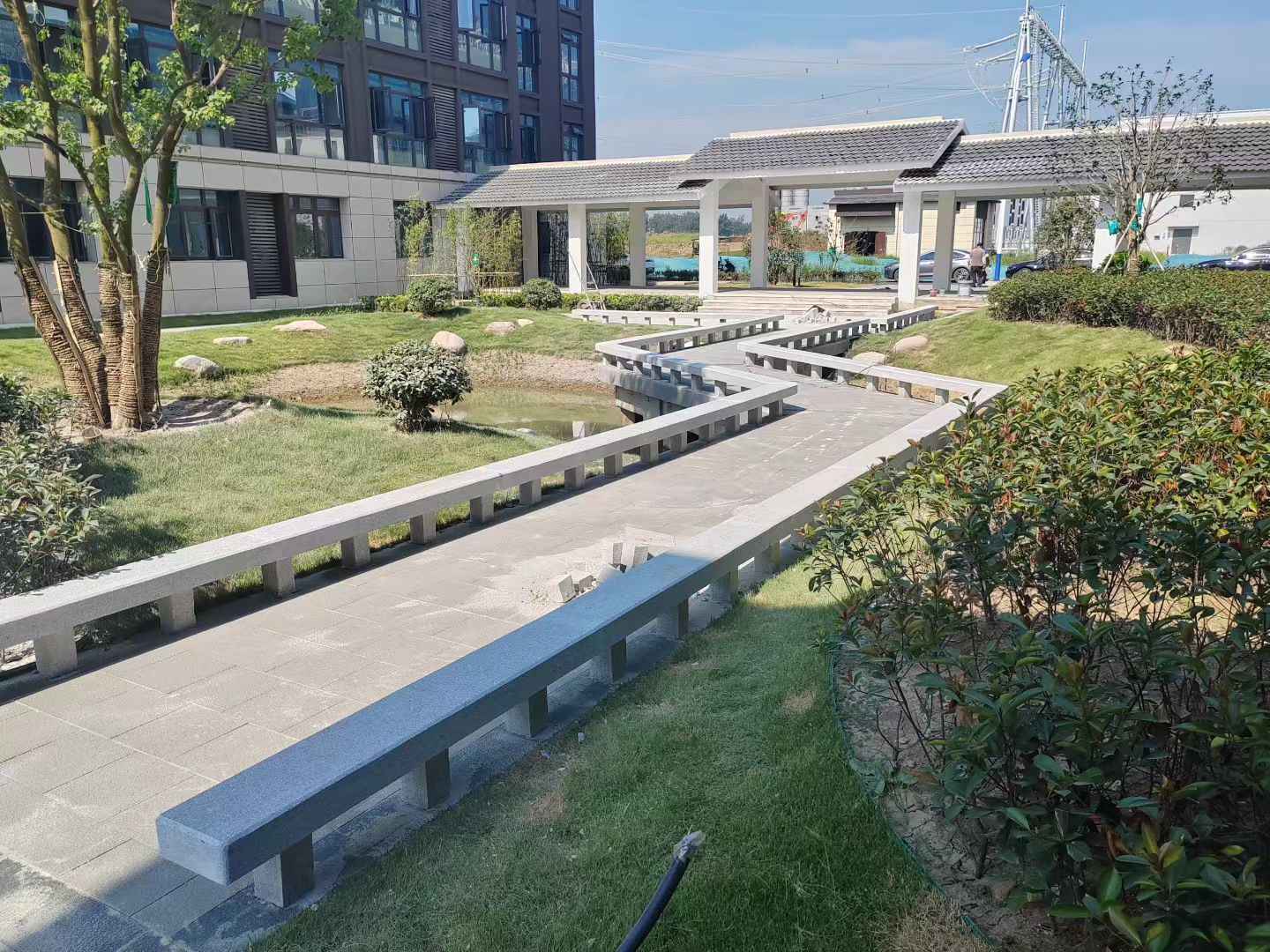 日照 芝麻灰小区坐凳&栏杆安装效果