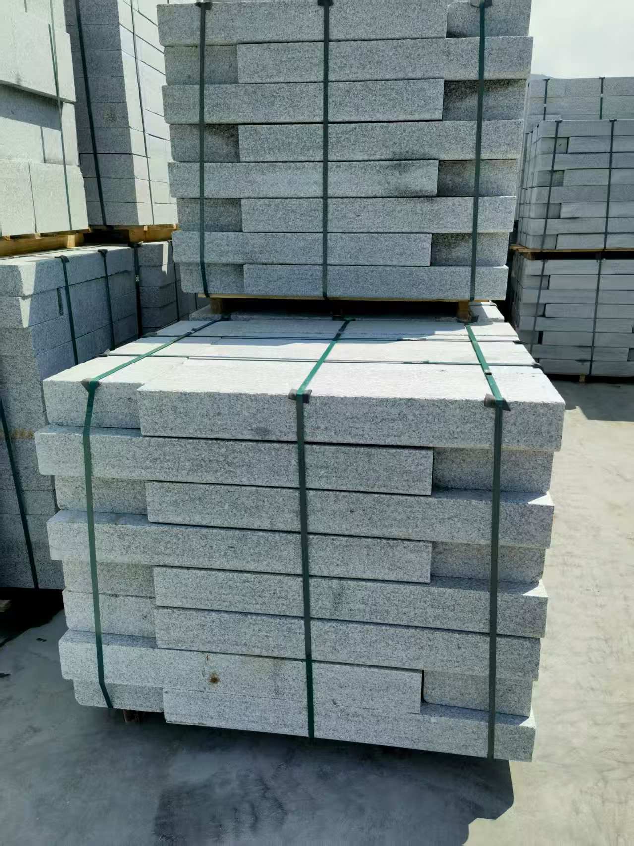 日照 芙蓉白花岗岩路沿石、平石尺寸标准，色泽均匀