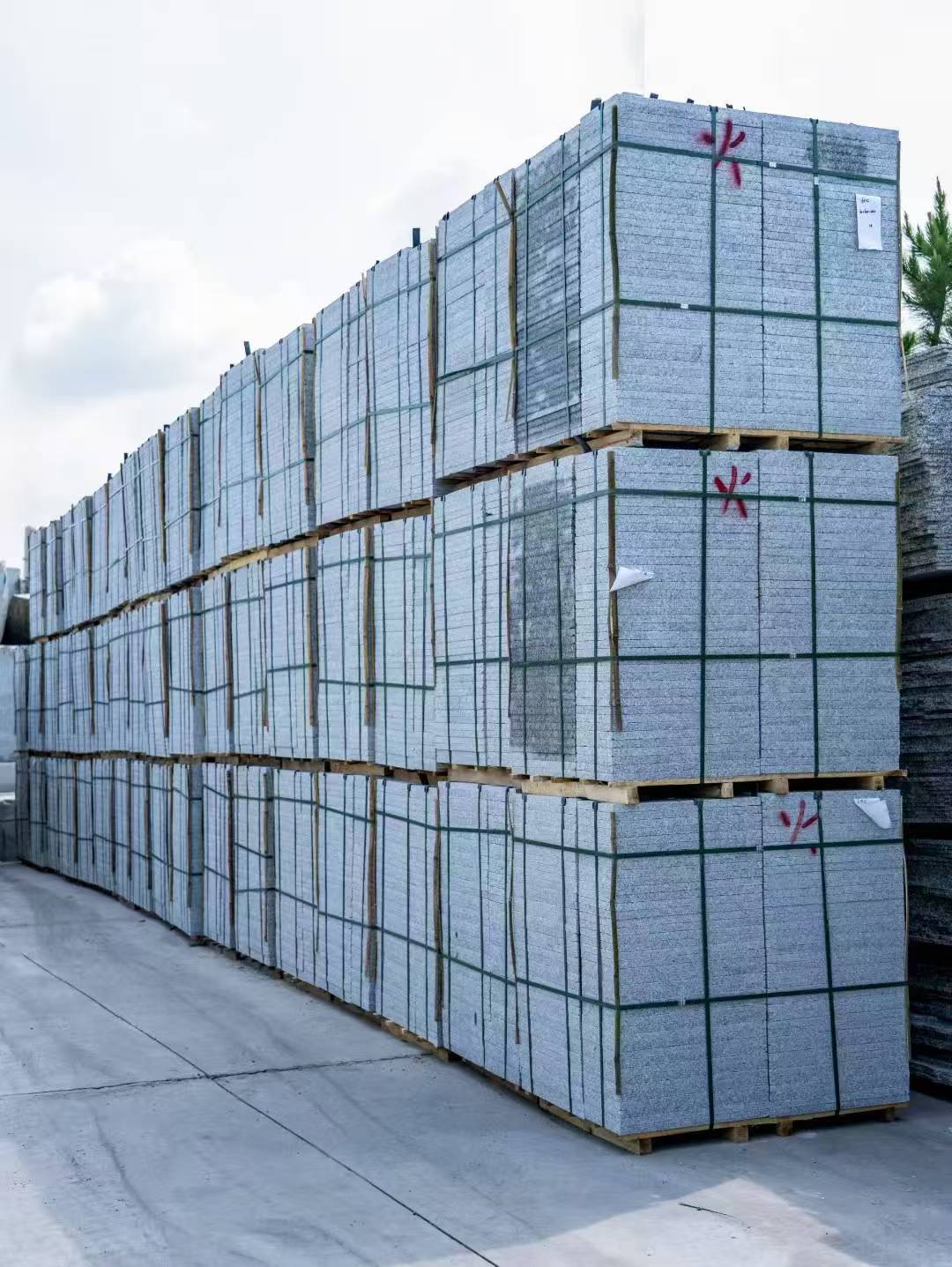 日照 芙蓉白3公分火烧地铺成品300*600