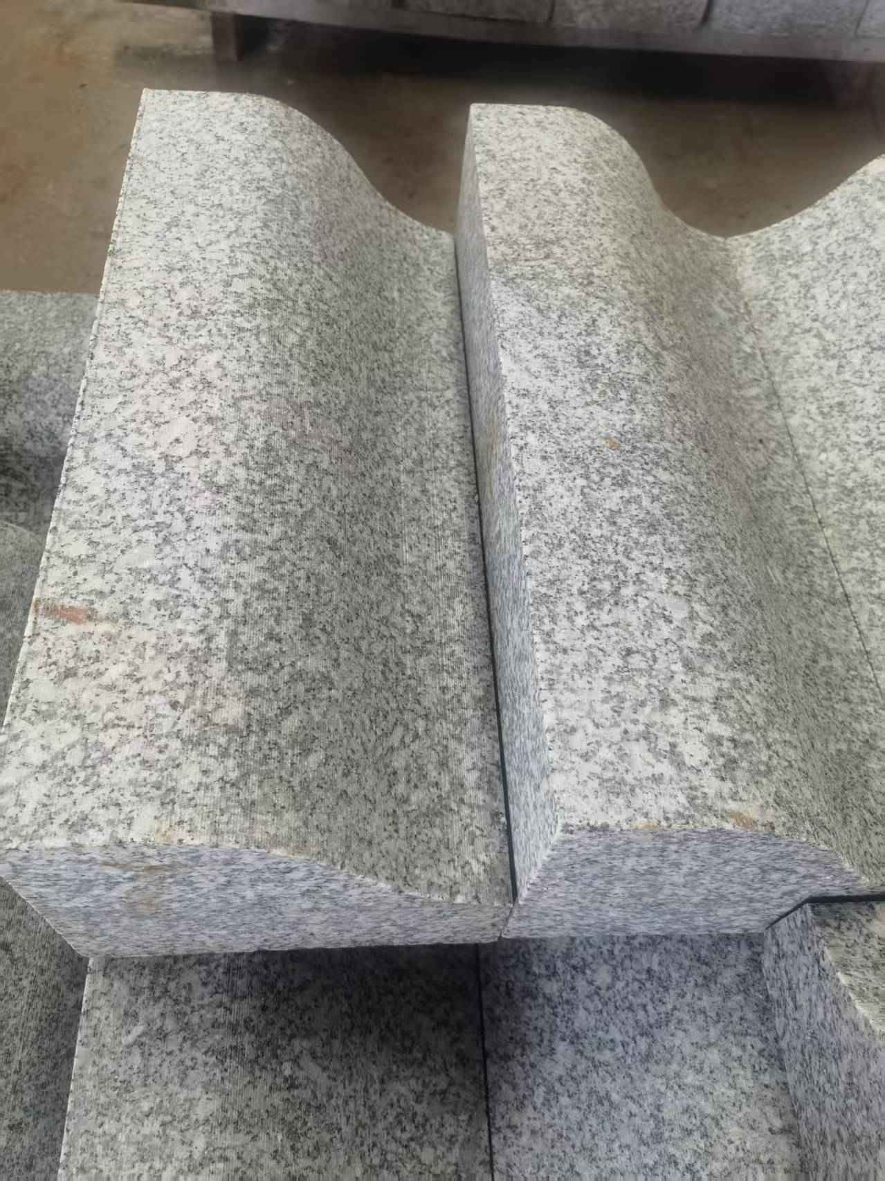 日照芙蓉白S型拉丝面路沿石